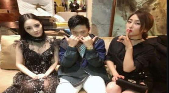 群众吃瓜娱乐圈视频,揭秘热门视频背后的明星秘闻